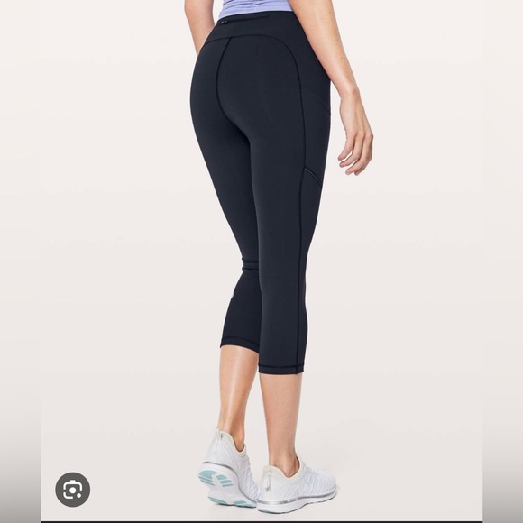 Lululemon speed up crop 21” size 6 - Picture 7 of 8